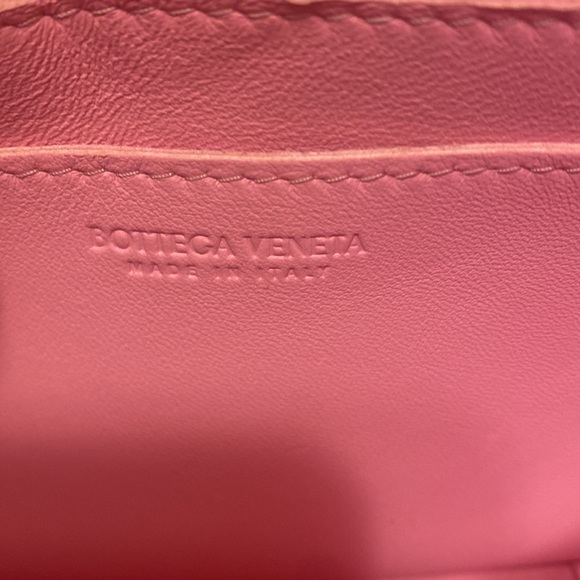 Authentic BOTTEGA VENETA Small Intrecciato Leather Cassette Crossbody Bag - Picture 5 of 16